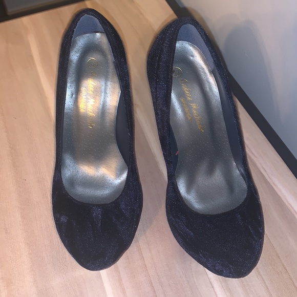 Beautiful brand new blue velvet platform size 32 - Picture 2 of 3